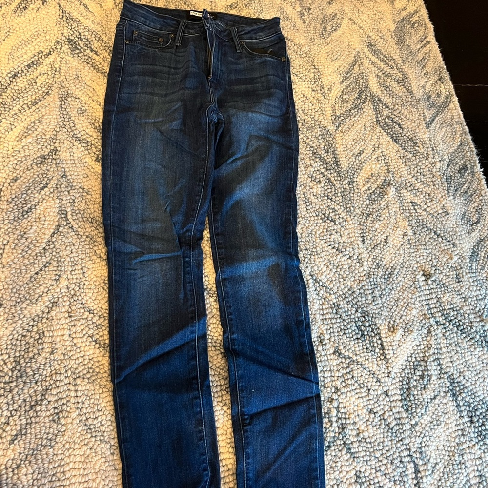 Just black dark wash skinny jeans 25